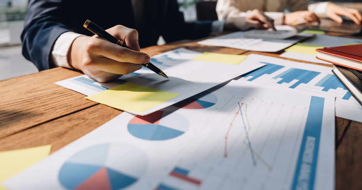إعداد خطط تسويقية في عمان لتطوير الهوية التجارية